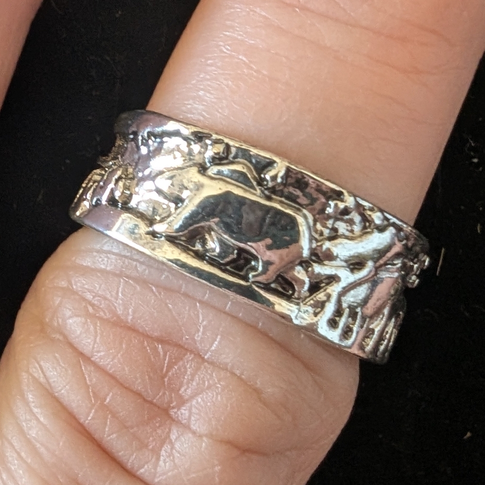 Bear ring size 8 band unisex